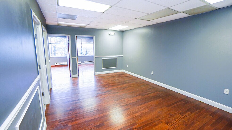 More Photos Of 2 Lincoln Hwy, Edison Medical For Lease