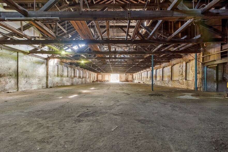 More Photos Of 70 W River St, Orange Warehouse For Lease
