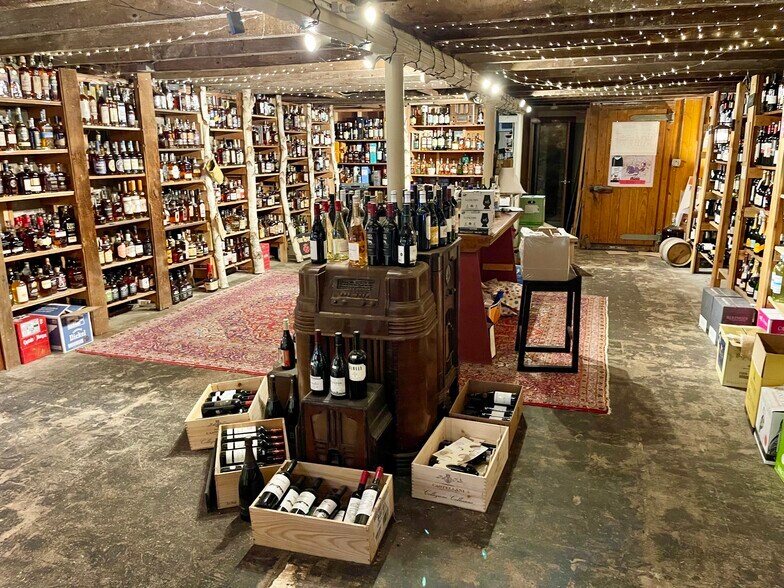 More Photos Of 5 Norwich Rd, East Haddam Freestanding For Sale