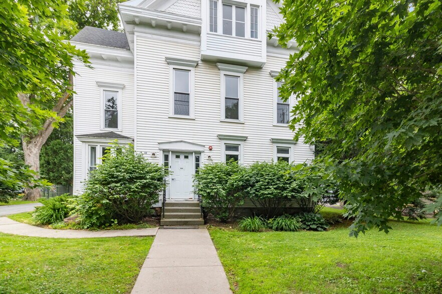 More Photos Of 40 E Main St, Canton Apartments For Sale