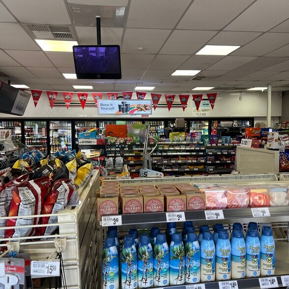 More Photos Of 930 S Atlantic Ave, Daytona Beach Convenience Store For Sale