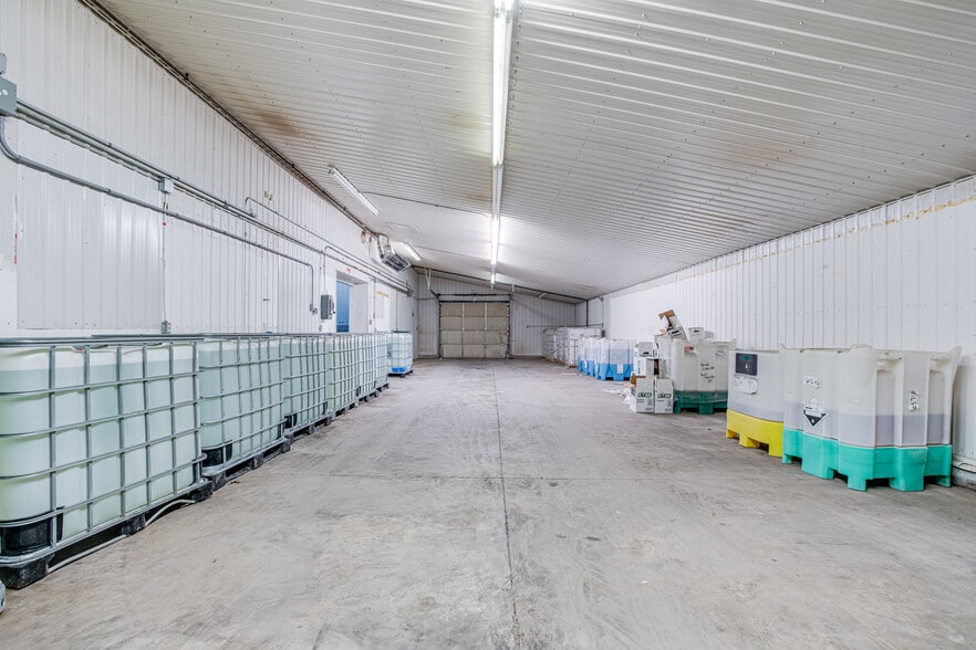 More Photos Of 19 Terry Fox Dr, Vankleek Hill Manufacturing For Sale