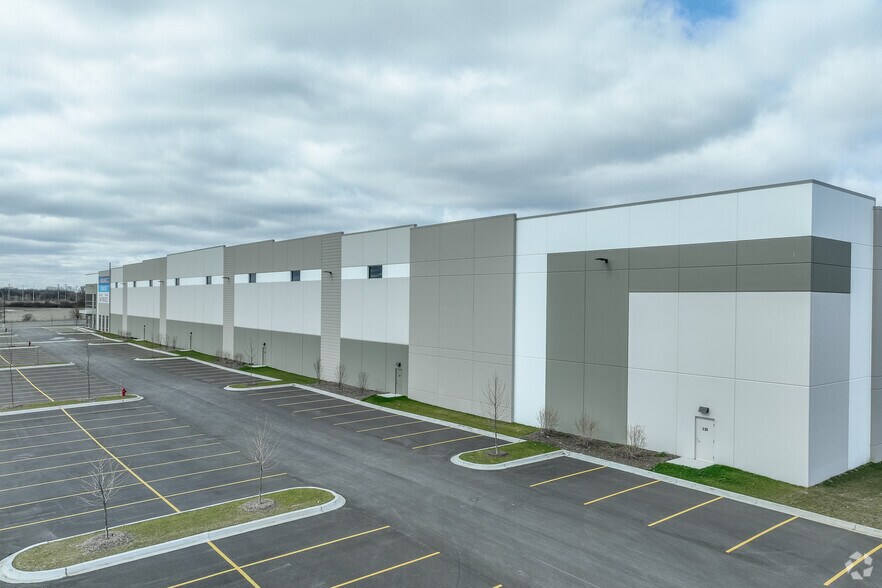 More Photos Of 12150 Jim Dhamer Dr, Huntley Distribution For Lease