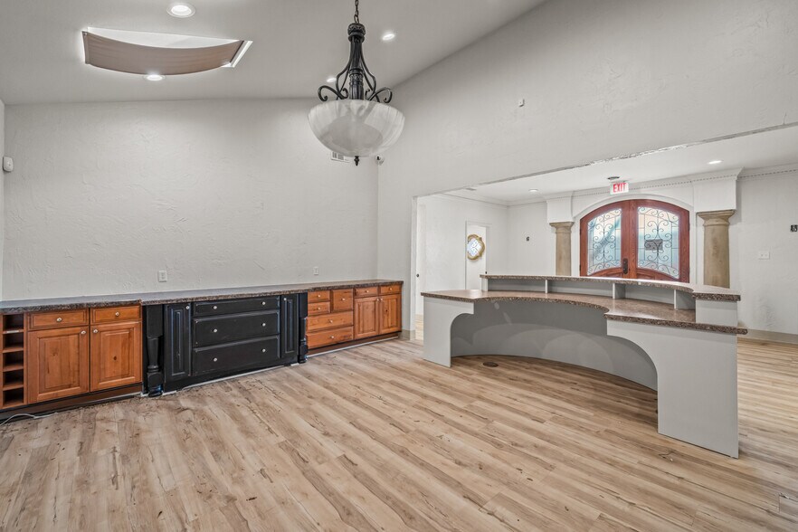 More Photos Of 1120 W Loop 289, Lubbock Medical For Lease