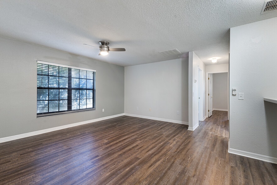 More Photos Of 3726 Cleveland Heights Blvd, Lakeland Apartments For Sale