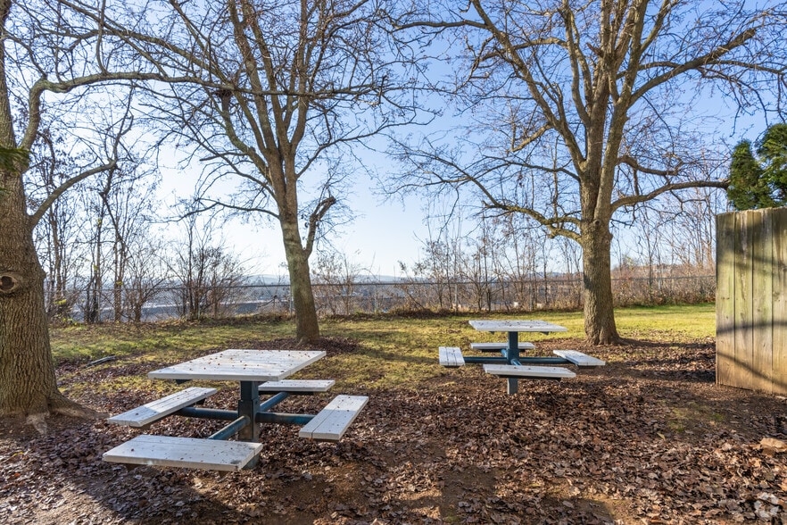 More Photos Of 560 Van Reed Rd, Wyomissing Medical For Lease