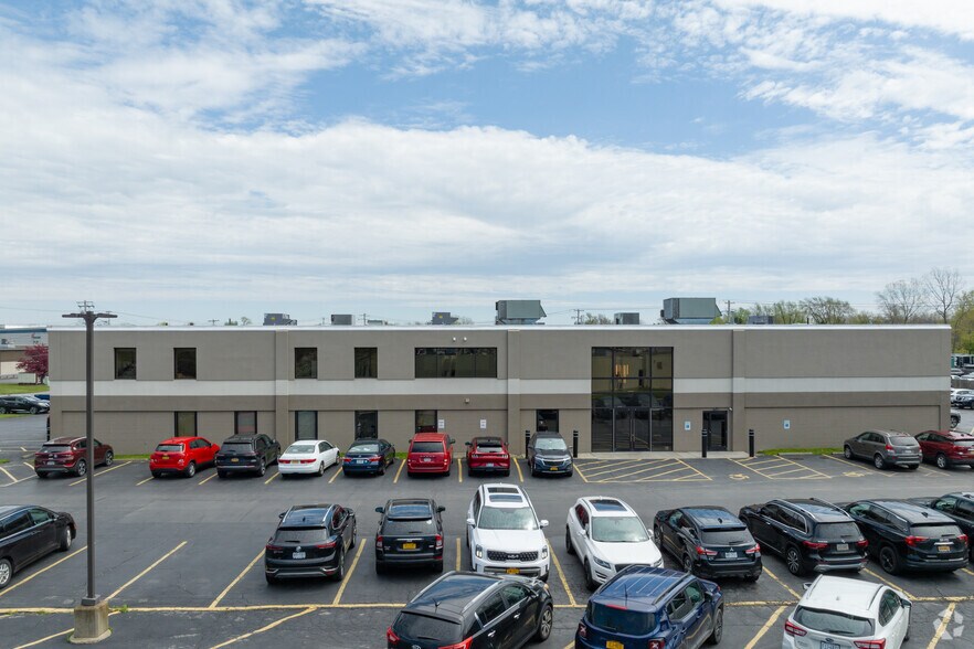 More Photos Of 40 Gardenville Pkwy W, Buffalo Office For Lease