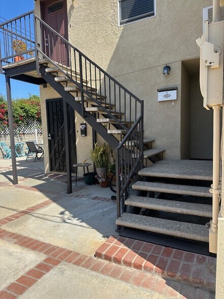 More Photos Of 603-607 1/2 N. Bronson Av, Los Angeles Apartments For Sale