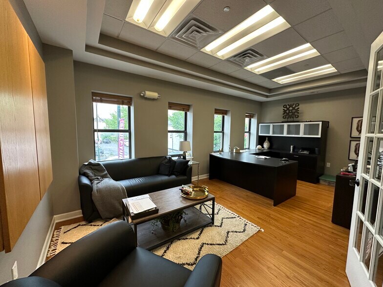 Primary Photo Of 202 W Main St, St Charles Office For Lease