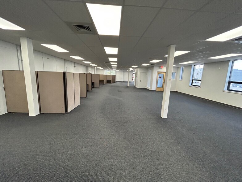 More Photos Of 31 1st St, Lowell Warehouse For Lease
