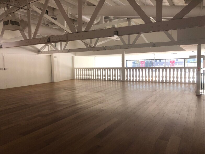 More Photos Of 446 S La Brea Ave, Los Angeles Storefront Retail Office For Lease