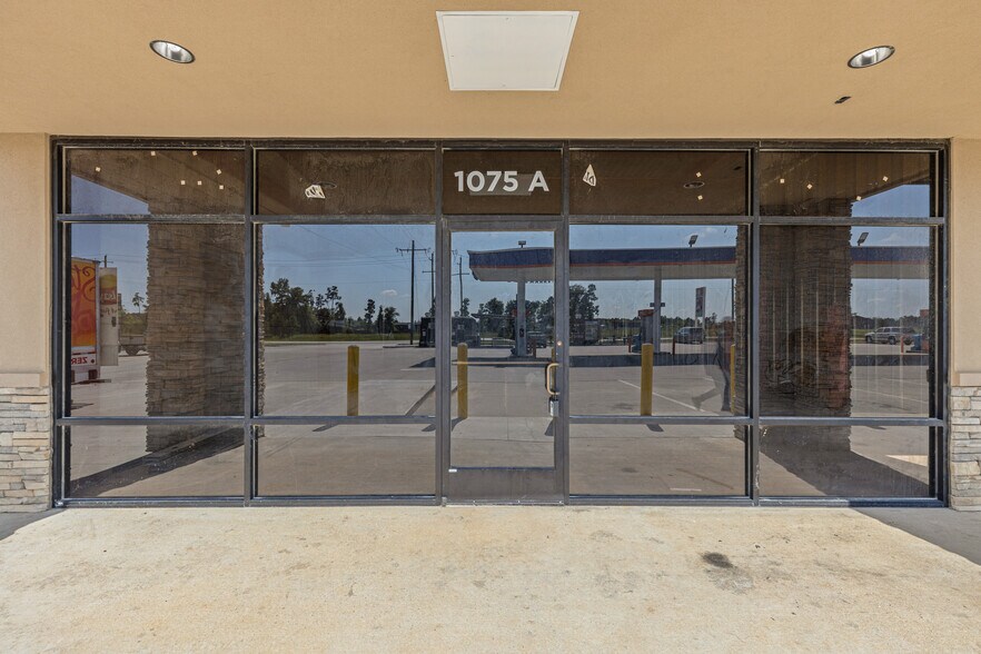 More Photos Of 1075 CR 5270, Cleveland General Retail For Lease