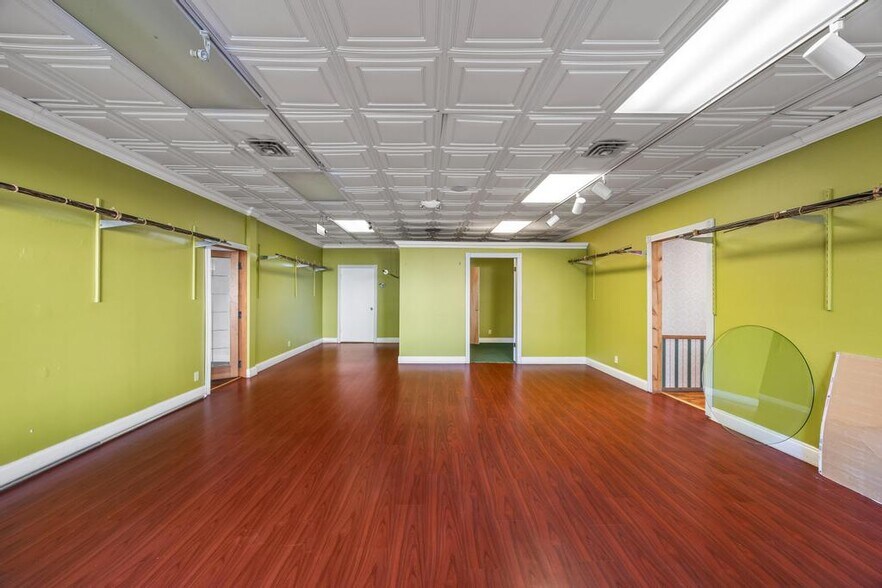 More Photos Of 4066 Broward Blvd, Fort Lauderdale Storefront Retail Office For Lease