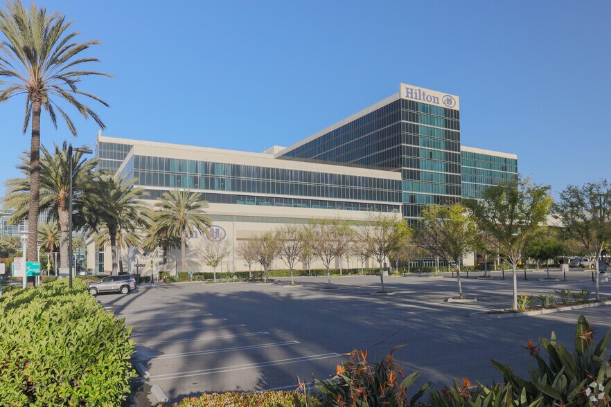 More Photos Of 777 W Convention Way, Anaheim Hotel For Lease