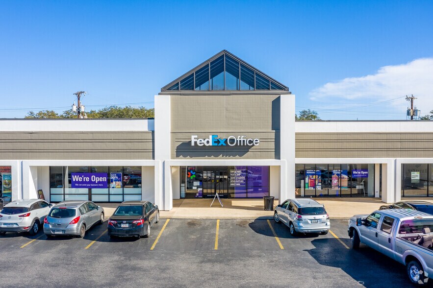 More Photos Of 13402-13486 San Pedro Ave, San Antonio Unknown For Lease