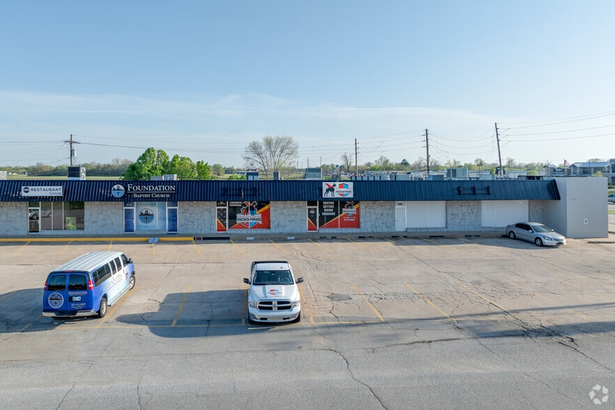 More Photos Of 8108 E Memorial St, Bixby Unknown For Lease