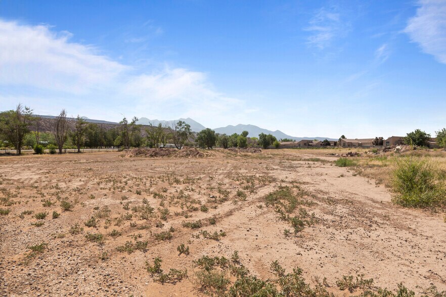 More Photos Of 3640 Spanish Valley dr, Moab Land For Sale
