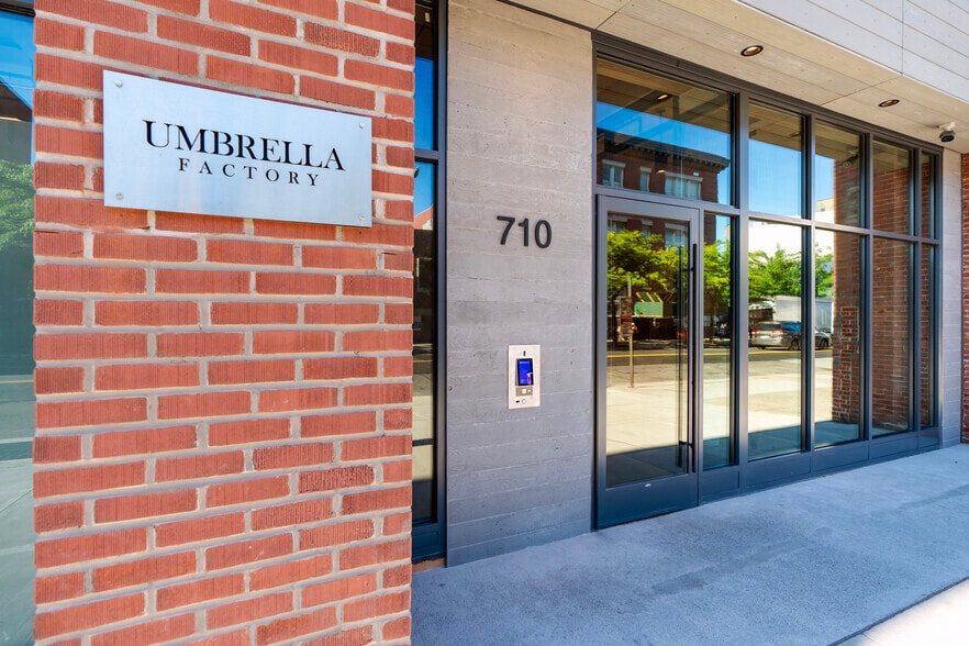 More Photos Of 710 Metropolitan Ave, Brooklyn Apartments For Lease