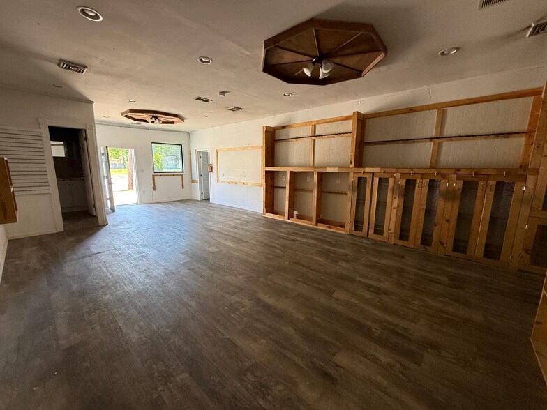 More Photos Of 63 E Bay Ave, Manahawkin Freestanding For Sale