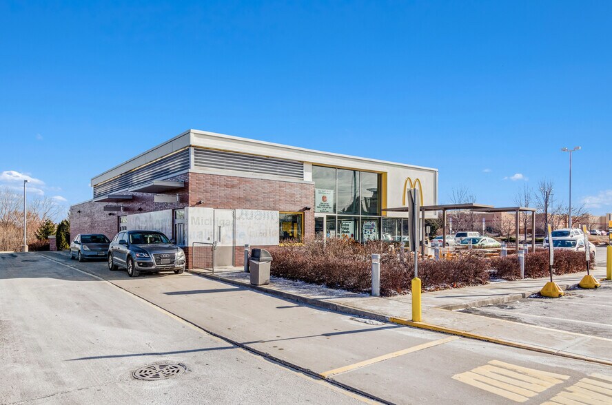 More Photos Of 2500 Washington St, Grafton Fast Food For Sale