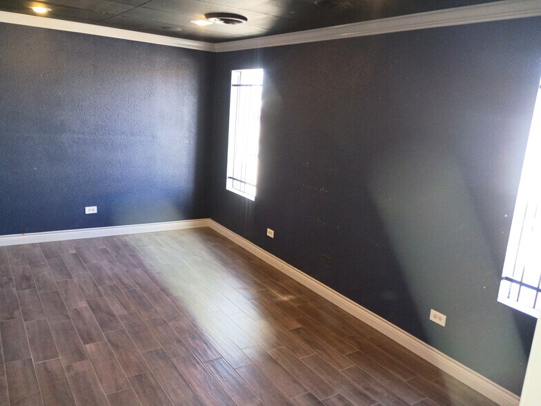 More Photos Of 5740 Logan St, Denver Warehouse For Lease
