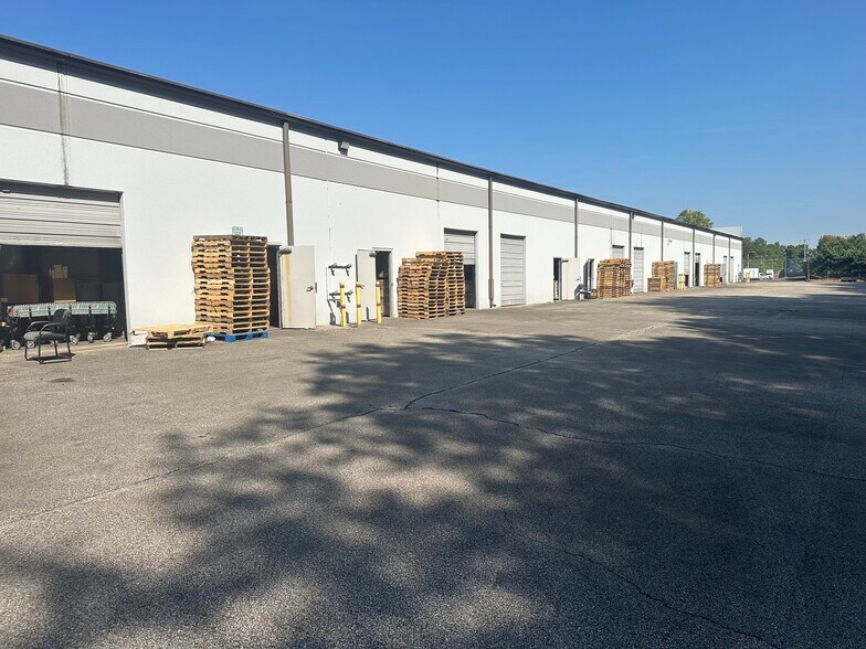 More Photos Of 2115-2155 Spicer Cv, Memphis Unknown For Lease