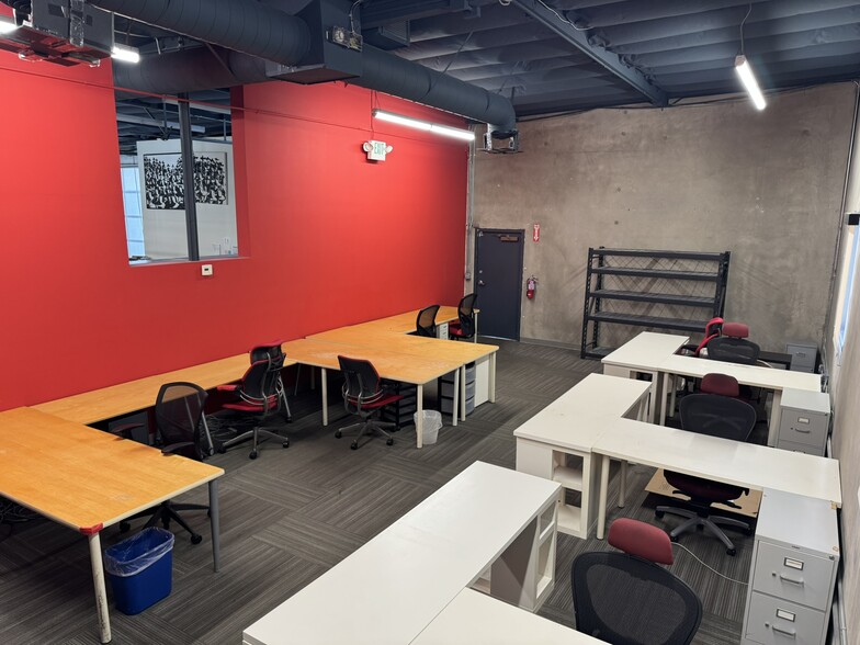 More Photos Of 3195 Airport Loop Dr, Costa Mesa Light Manufacturing For Lease