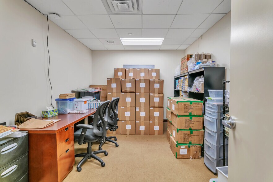 More Photos Of 85 Elm St, West Springfield Storefront Retail Office For Lease