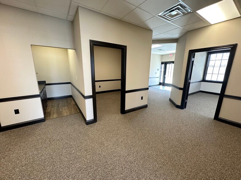 More Photos Of 7540 Sawmill Pky, Powell Medical For Sale