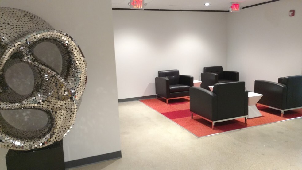 More Photos Of 505 N Sam Houston Pky E, Houston Unknown For Lease