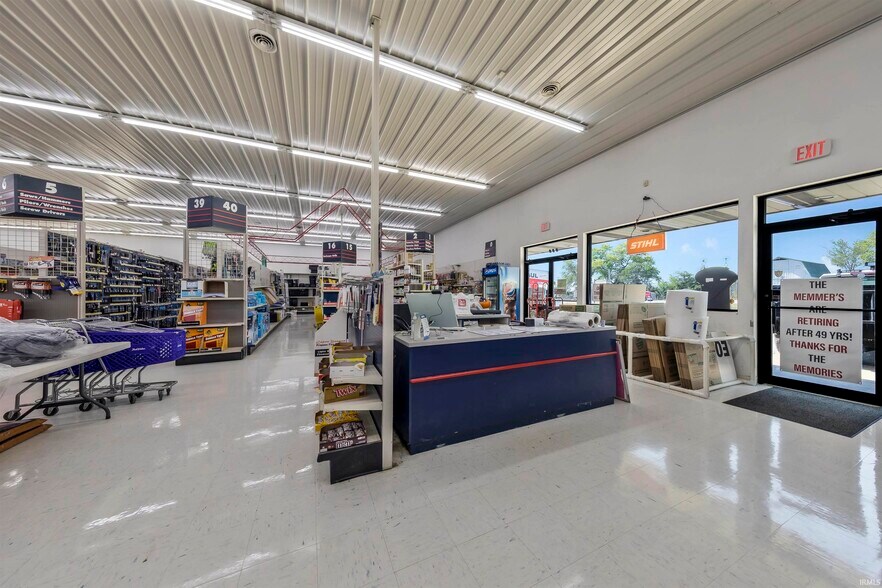 More Photos Of 990 N US Highway 41, Princeton General Retail For Sale