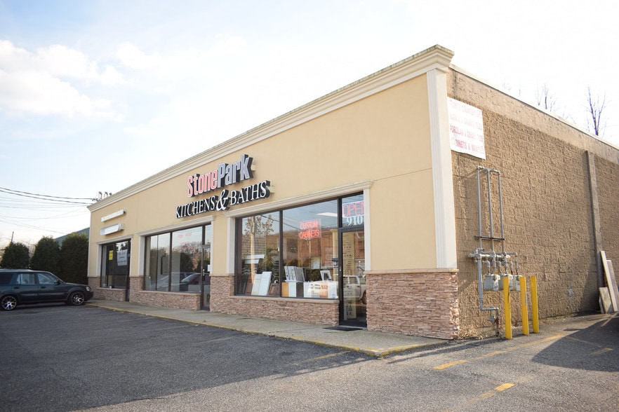 More Photos Of 906-911 W Jericho Tpke, Smithtown Unknown For Lease