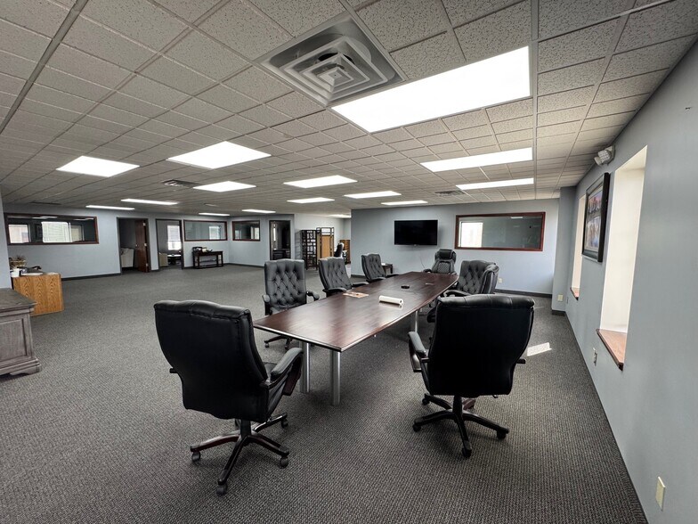 More Photos Of 13720 E 42nd Ter, Independence Office For Sale