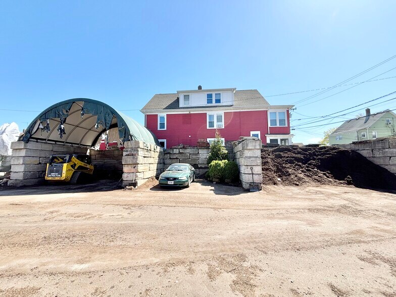 More Photos Of 41 Liberty St, Stamford Contractor Storage Yard For Lease