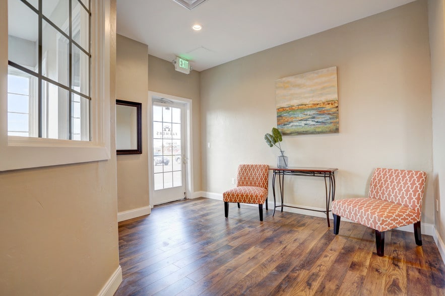 More Photos Of 15530 E Broncos Pky, Centennial Office For Lease