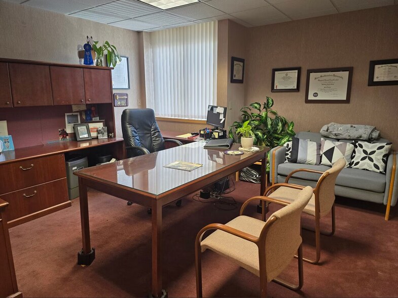 More Photos Of 3949 Evans Ave, Fort Myers Medical For Sale