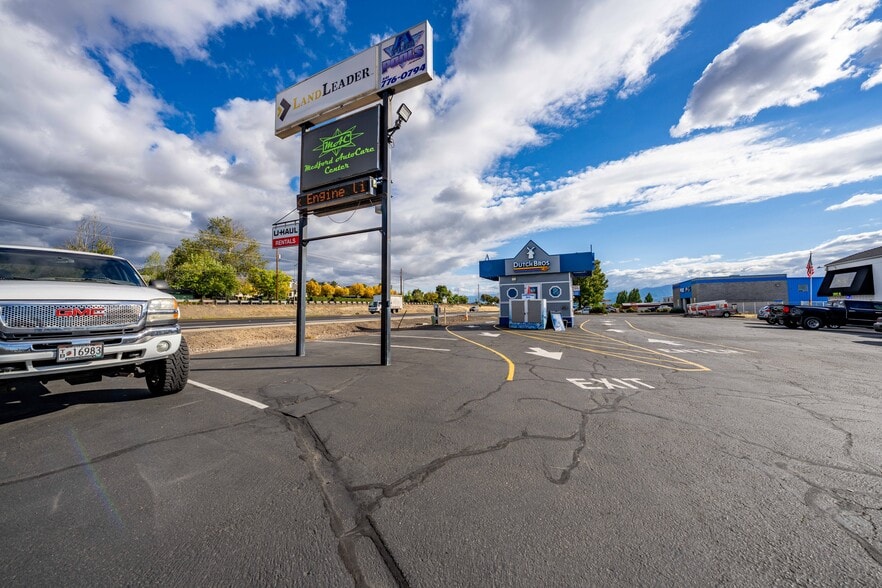 More Photos Of 3811 Crater Lake Hwy, Medford Warehouse For Sale