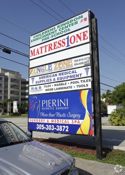 More Photos Of 8347-8369 NW 36th St, Miami Light Distribution For Lease