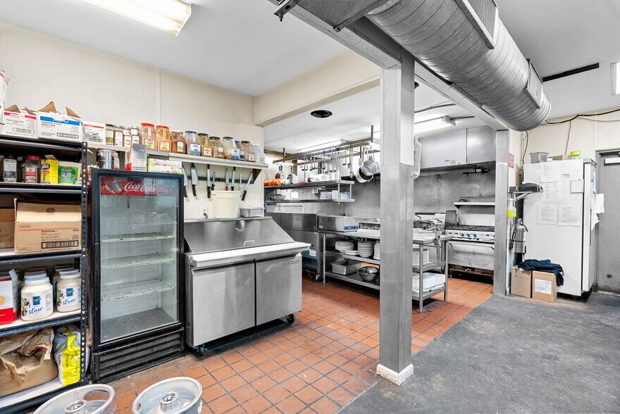 More Photos Of 2999 S Highway 94, Defiance Bar For Sale