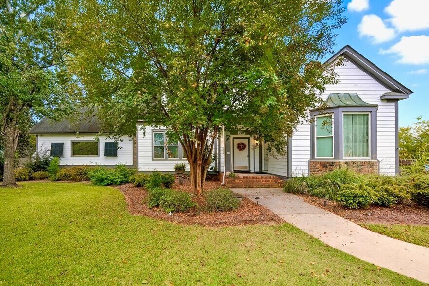 More Photos Of 235 Cedric St, Leesburg Office Residential For Lease
