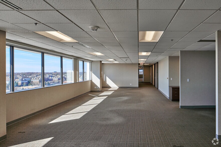 More Photos Of 888 W Big Beaver Rd, Troy Office For Lease