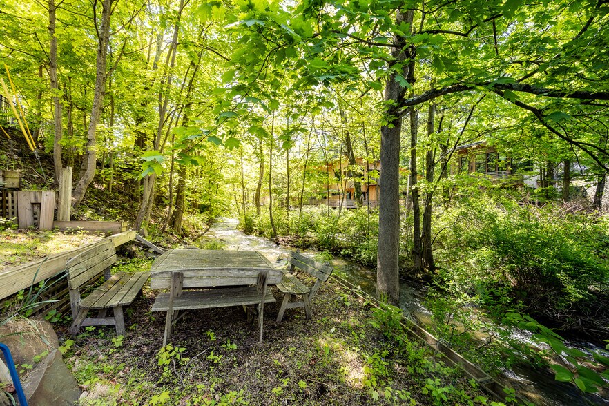 More Photos Of 8 Tannery Brook Rd, Woodstock Specialty For Sale