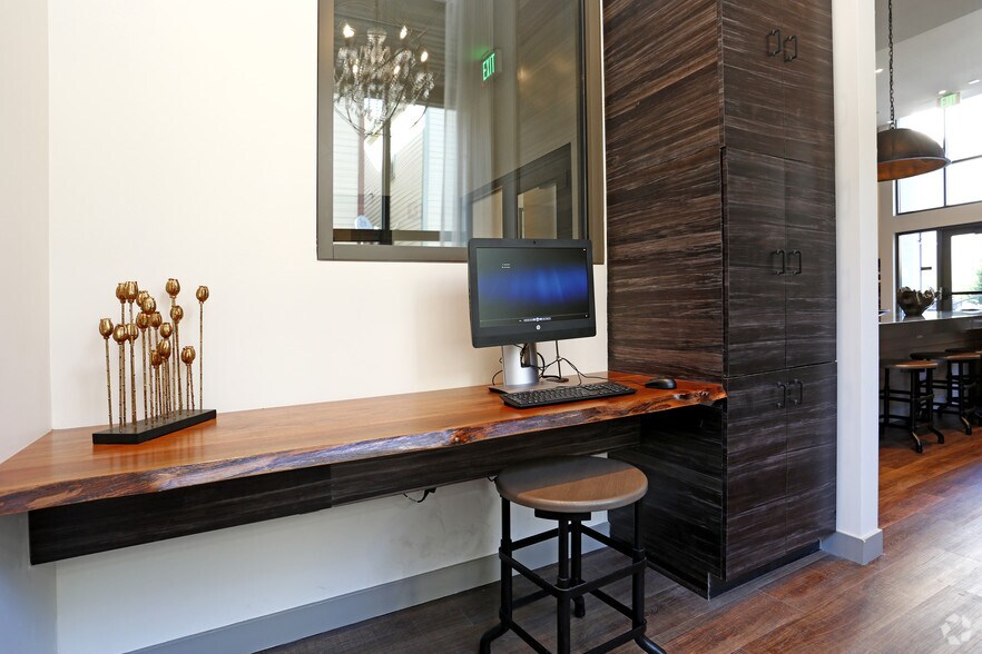 More Photos Of 1375-1411 Sycamore Ave, Hercules Unknown For Lease