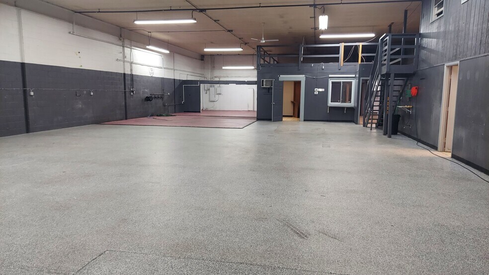 More Photos Of 581 W High St, Pottstown Service For Lease