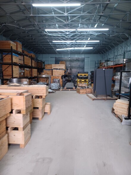 More Photos Of 9510 Seward Rd, Fairfield Warehouse For Lease