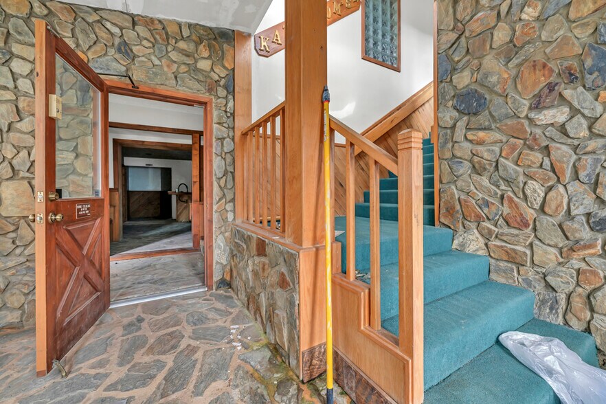 More Photos Of 704 Beech Mountain Pky, Beech Mountain Specialty For Sale