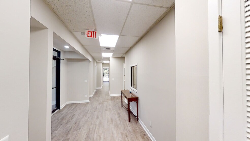 More Photos Of 2920 Edgewood Cir, Columbus Office For Lease