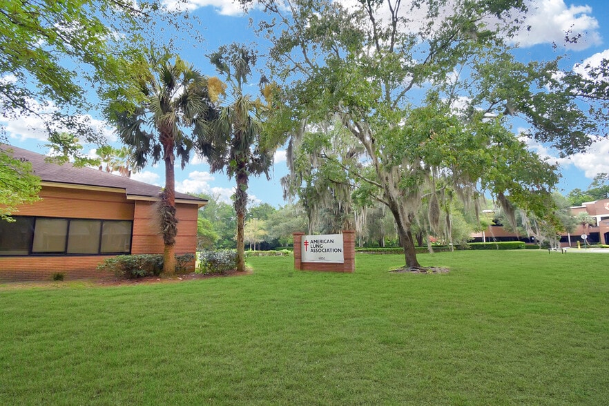 More Photos Of 6852 Belfort Oaks Pl, Jacksonville Medical For Sale