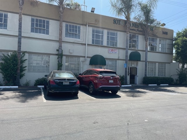 More Photos Of 5608 Soto St, Huntington Park Light Manufacturing For Lease
