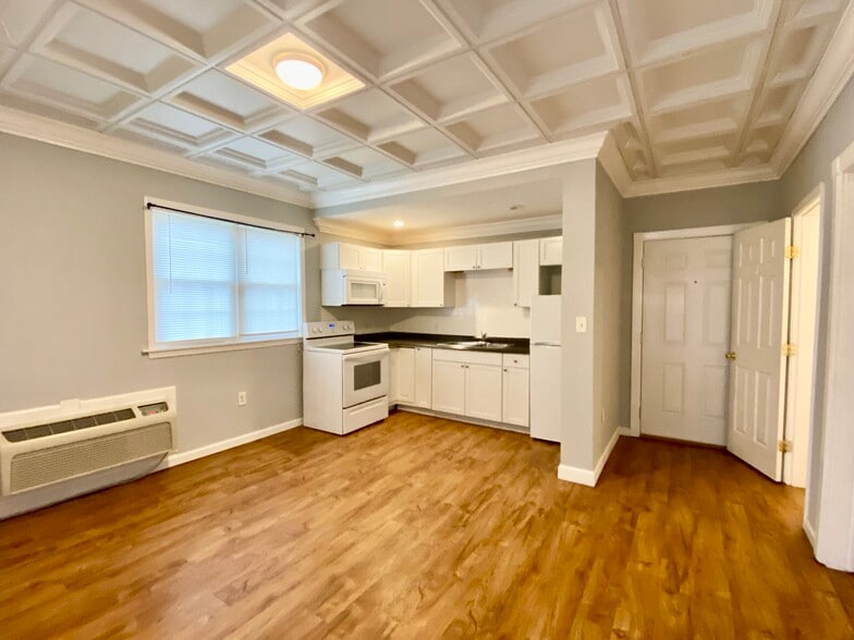 More Photos Of 164 W Wall St, Cookeville Apartments For Sale